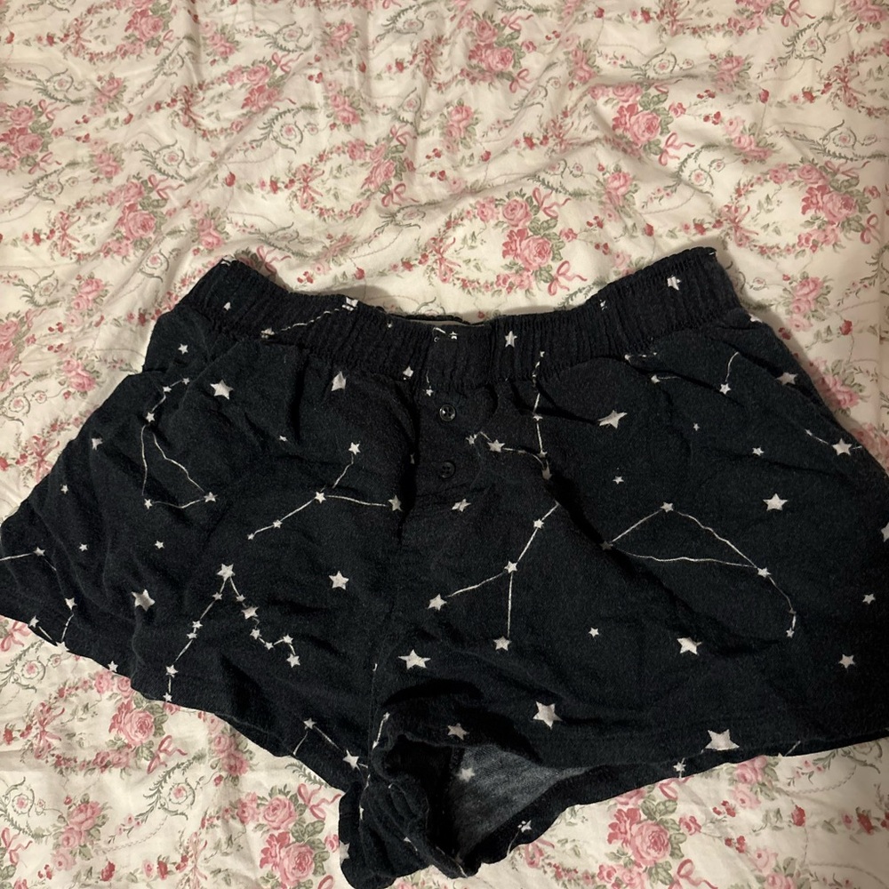 Colsie Gray Star Patterned Shorts